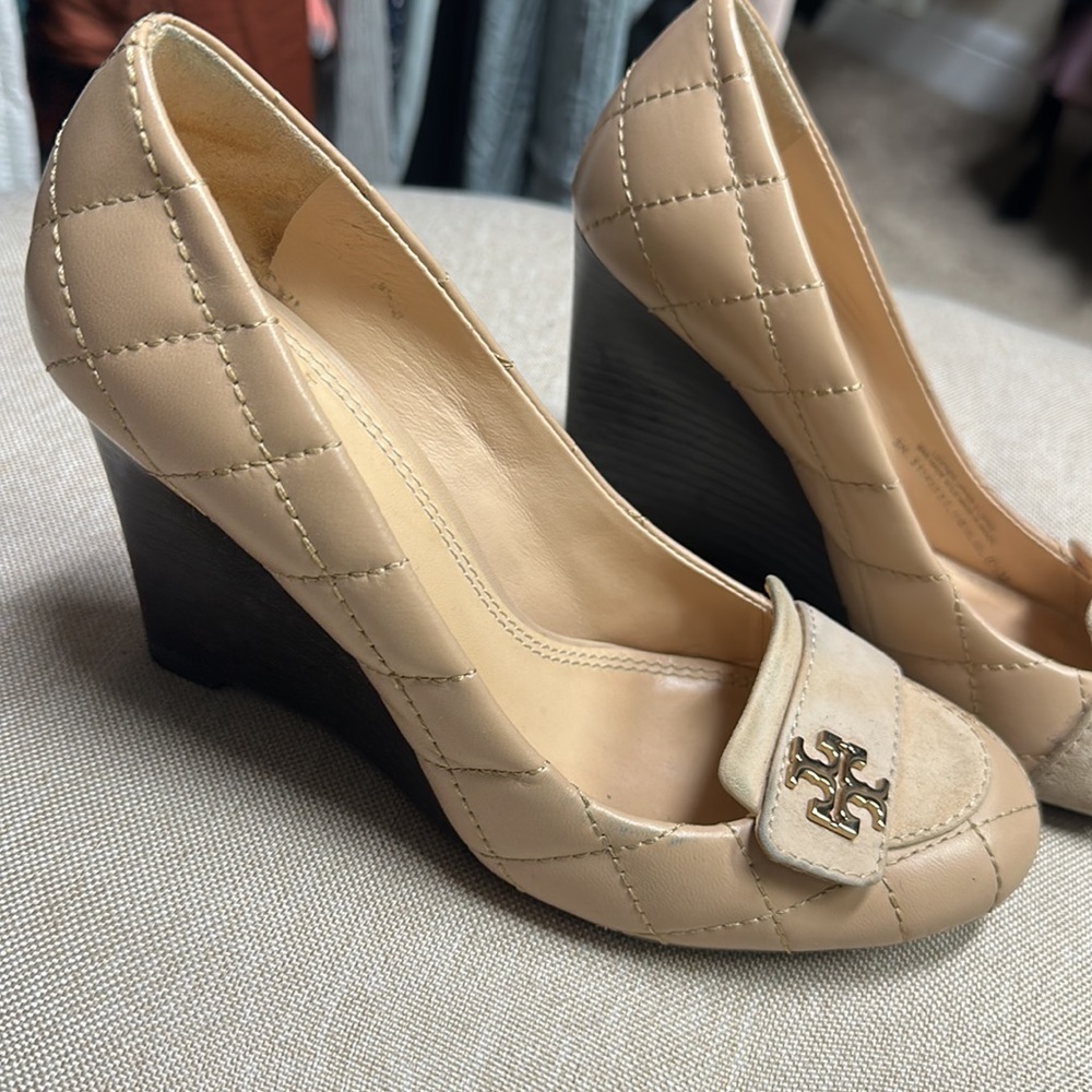 Tory Burch Leila Quilted Wedge size 6.5